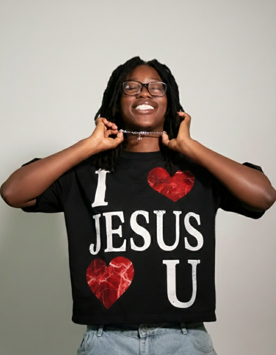 "JESUS LOVES U" BLACK CROPPED TEE