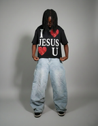 "JESUS LOVES U" BLACK CROPPED TEE